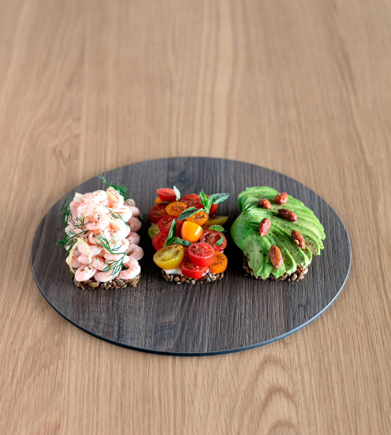 LIND DNA Cut & Serve Ronde Snijplank M 6 LIND DNA Cut & Serve Ronde Snijplank M - Afbeelding 4