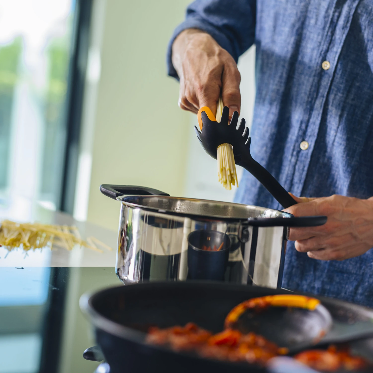 Fiskars Functional Form Pastalepel 29 Cm 4 Fiskars Functional Form Pastalepel 29 Cm - Afbeelding 2