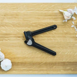 Fiskars Functional Form Knoflookpers 24 Cm 12 Fiskars Functional Form Knoflookpers 24 Cm -Keukenbenodigdheden Winkel 35789 01 08 b65eafff74