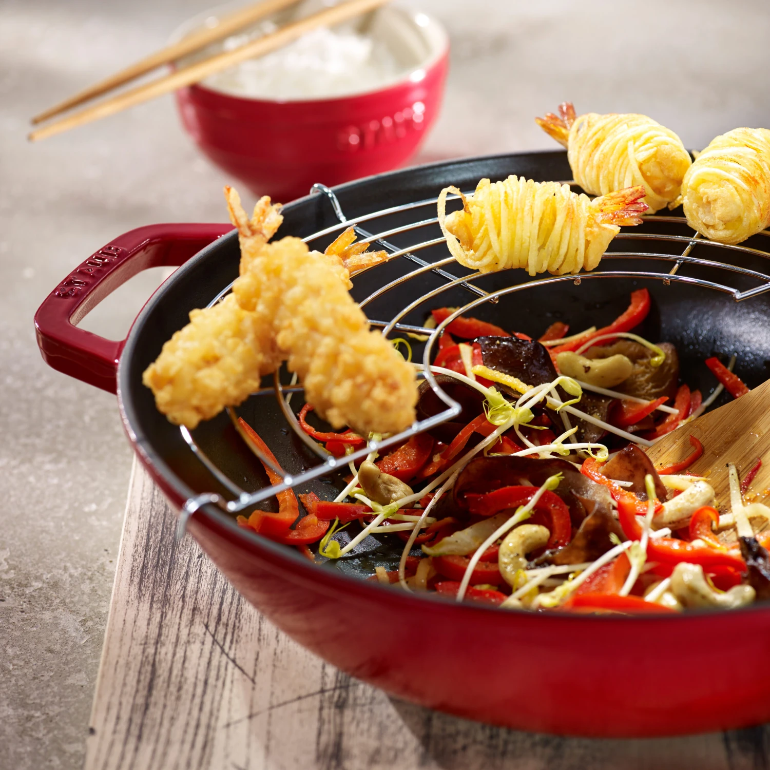 Staub Wok Met Glazen Deksel Ø37 Cm 5,7 L 4 Staub Wok Met Glazen Deksel Ø37 Cm 5,7 L - Afbeelding 2