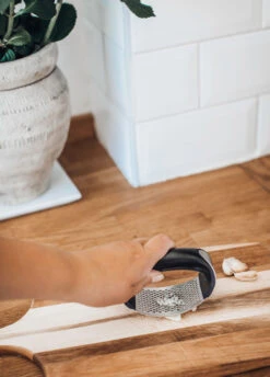 Dorre Garli Knofloofpers -Keukenbenodigdheden Winkel 505956 01 10 EnvironmentImage d2e37d6c76