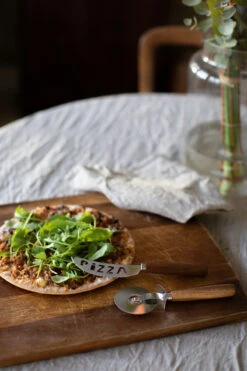 Dorre Pino Pizzaset Mes En Pizzasnijder 7 Dorre Pino Pizzaset Mes En Pizzasnijder -Keukenbenodigdheden Winkel 505989 01 10 EnvironmentImage cd7c299119