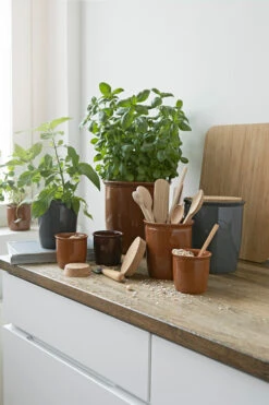 Knabstrup Keramik Pickle Kurk Voor Pot 1 Liter 7 Knabstrup Keramik Pickle Kurk Voor Pot 1 Liter -Keukenbenodigdheden Winkel 506889 01 3 EnvironmentImage 71d8b35235