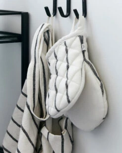 House Doctor Dry Grillhandschoen 5 House Doctor Dry Grillhandschoen -Keukenbenodigdheden Winkel 507015 01 2 EnvironmentImage a5a07f3ae4