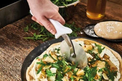 De Buyer Pizzasnijder 7 De Buyer Pizzasnijder -Keukenbenodigdheden Winkel 507584 01 3 EnvironmentImage 5c26b37584