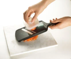 Kyocera Julienne Mandoline -Keukenbenodigdheden Winkel 508589 01 3 EnvironmentImage 899be4b01d