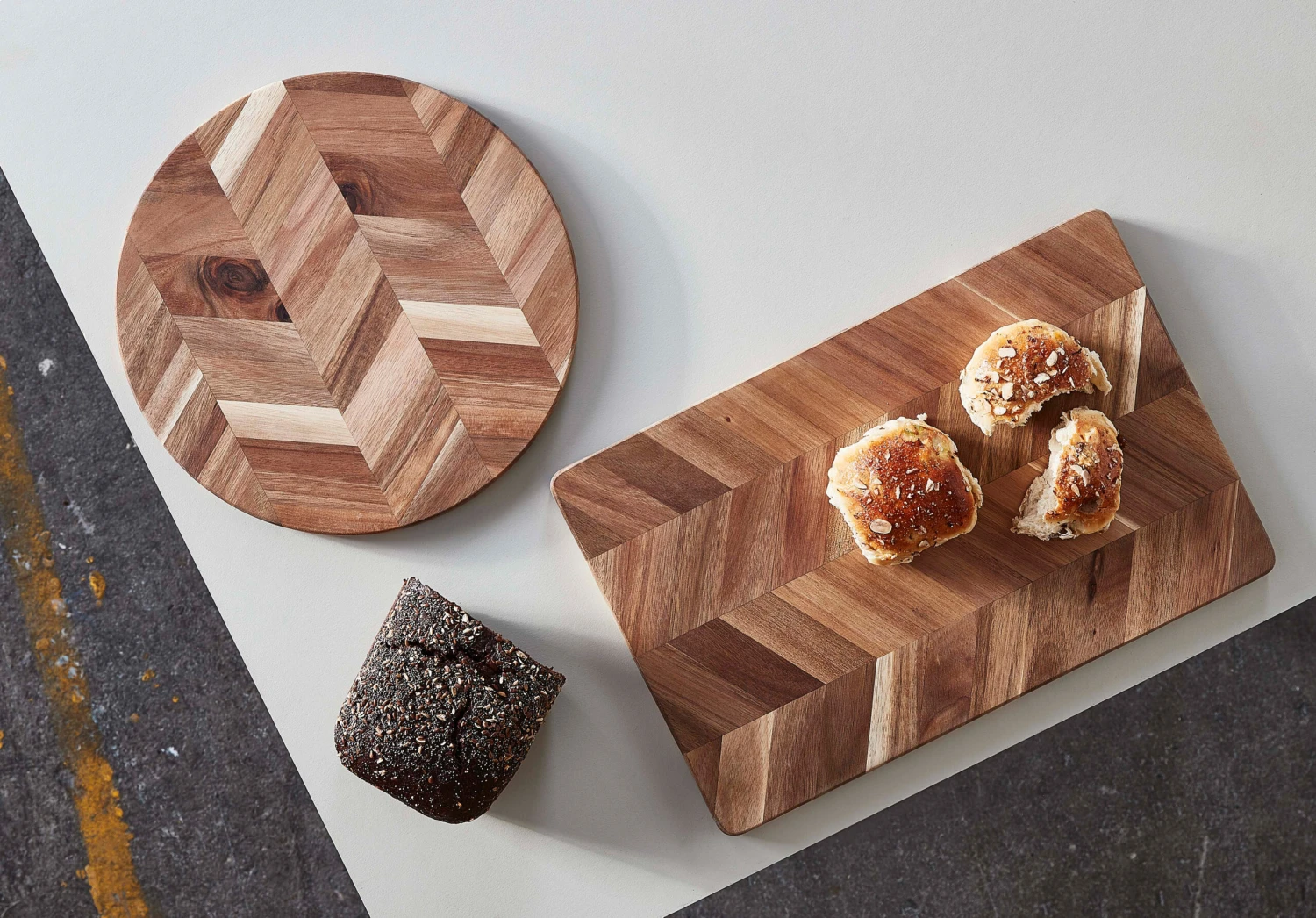 Aida Heering Bone Snijplank 26x40 Cm 4 Aida Heering Bone Snijplank 26x40 Cm - Afbeelding 2