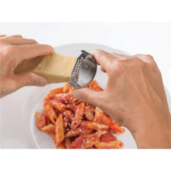 Victorinox Swiss Classic Cheese Kaasrasp 7 Victorinox Swiss Classic Cheese Kaasrasp -Keukenbenodigdheden Winkel 508950 01 3 EnvironmentImage 12b455179b