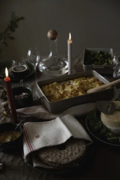 Sagaform Flora Ovenschaal Beige -Keukenbenodigdheden Winkel 508981 01 5 EnvironmentImage 7054f50385