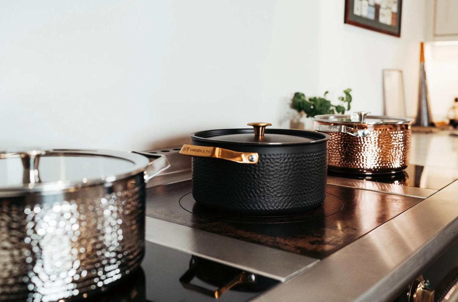 Arvet Gehamerde Zwarte Braadpan Met Deksel 7 Arvet Gehamerde Zwarte Braadpan Met Deksel - Afbeelding 5