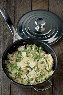 Le Creuset Signature 3-Ply Non-stick Sauspan Met Deksel -Keukenbenodigdheden Winkel 514171 01 4 EnvironmentImage 92e7f7bf00