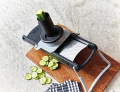 Gravity Snijkit Toebehoren De Buyer Mandoline 8 Gravity Snijkit Toebehoren De Buyer Mandoline -Keukenbenodigdheden Winkel 566809 01 5 EnvironmentImage 7286543cd2