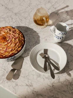 Royal Copenhagen Blue Mega Ovenschaal Rond 12 Royal Copenhagen Blue Mega Ovenschaal Rond -Keukenbenodigdheden Winkel 567587 01 5 EnvironmentImage b493f52015