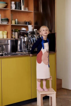 Ferm LIVING Elephant Kinderschort 7 Ferm LIVING Elephant Kinderschort -Keukenbenodigdheden Winkel 574329 01 40 EnvironmentImage b3a5fb32a5