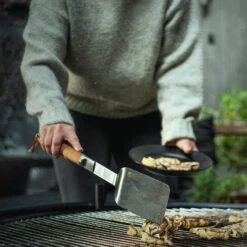 Fiskars Norden Grillspatel -Keukenbenodigdheden Winkel 574571 01 40 EnvironmentImage 545360c402