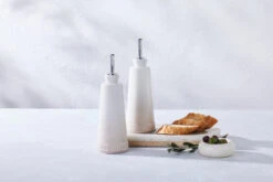 Le Creuset Signature Olie- & Azijnset 6 Le Creuset Signature Olie- & Azijnset -Keukenbenodigdheden Winkel 578833 01 40 EnvironmentImage 06d67b61c6