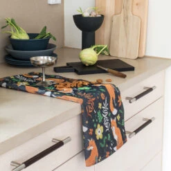 Rävrike Keukenhanddoek 35x50 Cm 5 Rävrike Keukenhanddoek 35x50 Cm -Keukenbenodigdheden Winkel ekelund linnevaveri ravrike kitchen towel 35x50 cm 46117 01 02 bfa671fae9